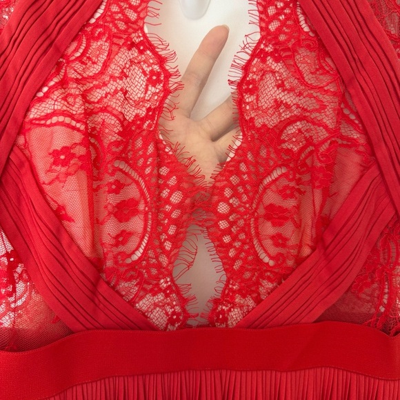 NWOT ASOS DESIGN Premium Scallop Lace Top Pleated Rex Maxi Dress Size 6 - Picture 11 of 11